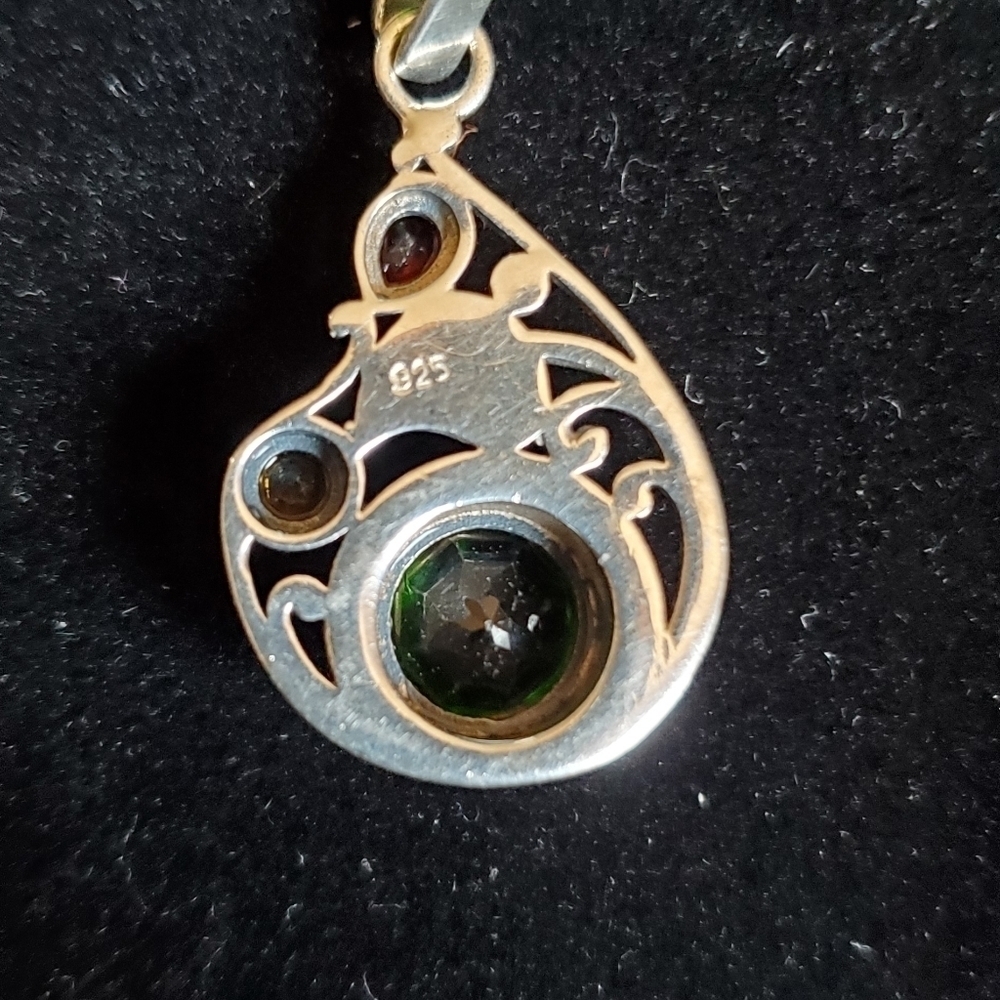 Bali Legacy Chrome Diopside, Brazilian citrine, and Mozambique Garnet necklace - Picture 7 of 11